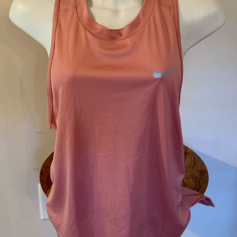 Nike Dri-FIT One Standard Fit Tank Top in Rust Pink